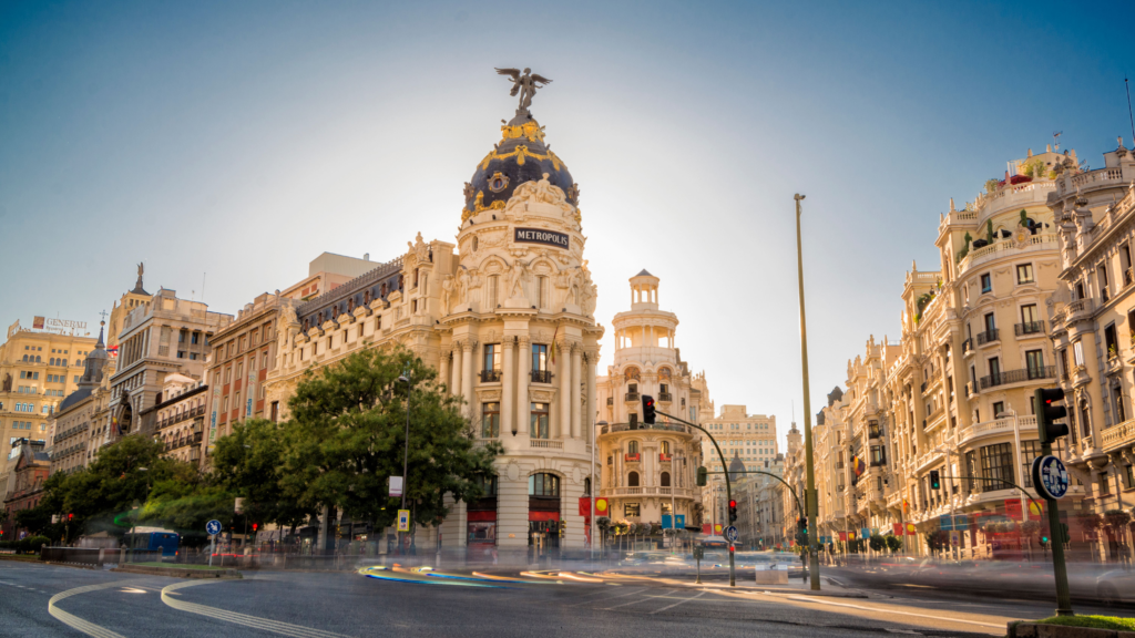 Gran Vía de Madrid, ubicación icónica del MBA in Madrid de IAU