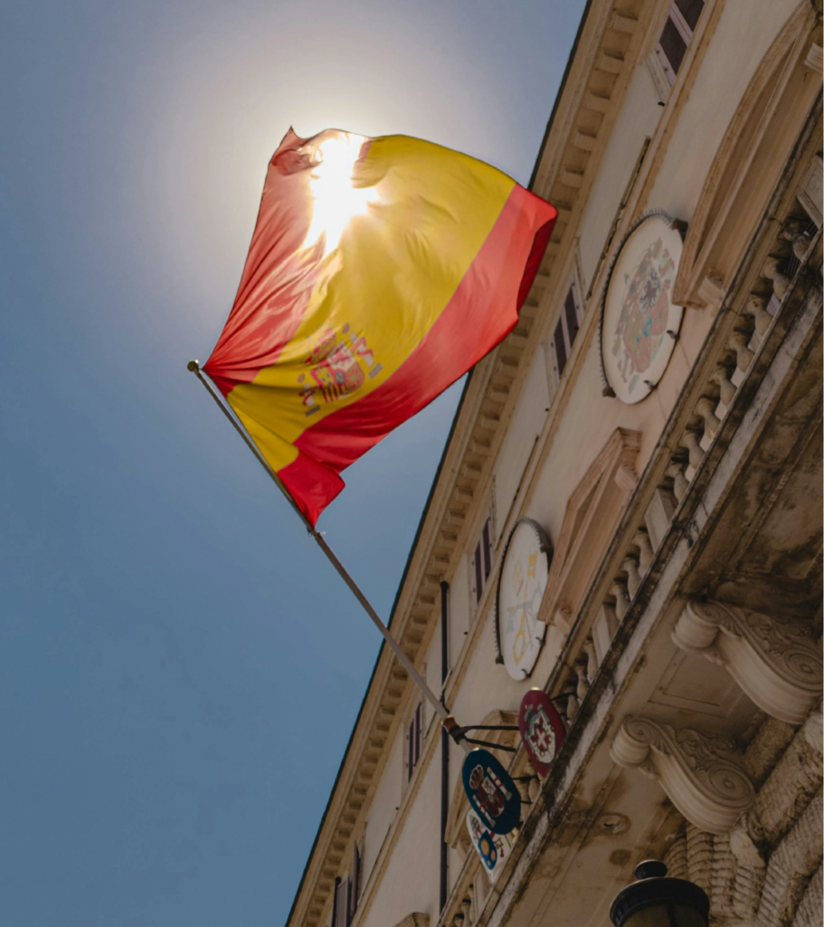 Spanish flag representing studying an MBA in English in Spain