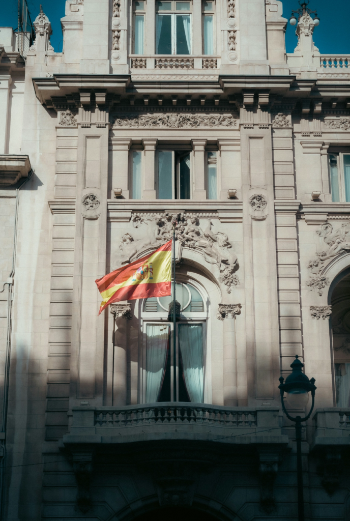 Spanish flag representing studying an MBA in Spain