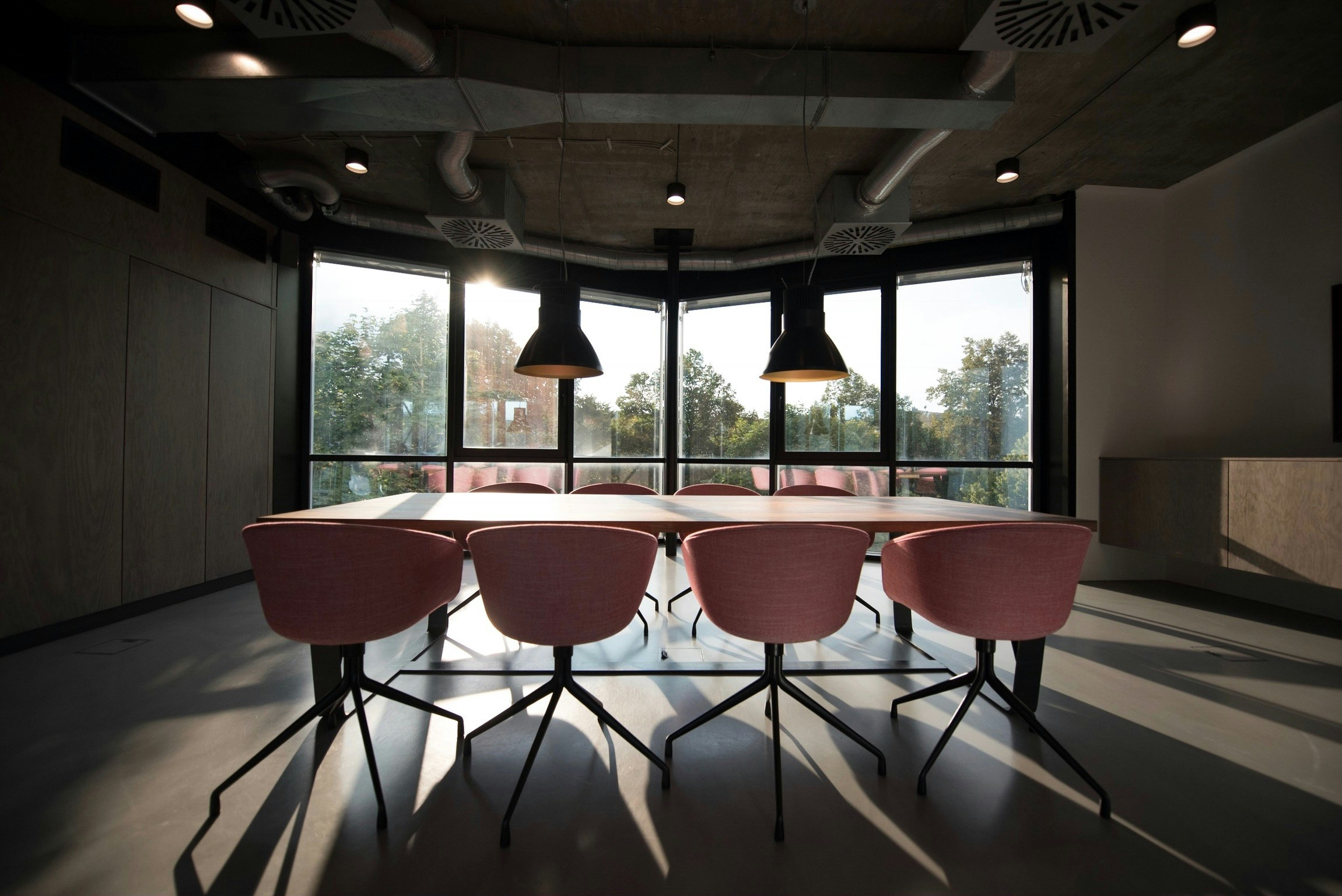 MBA in Spain from Mexico — Modern workspace at IAU Madrid